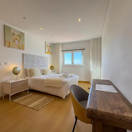 Konukevi Vibing & Liming Ericeira