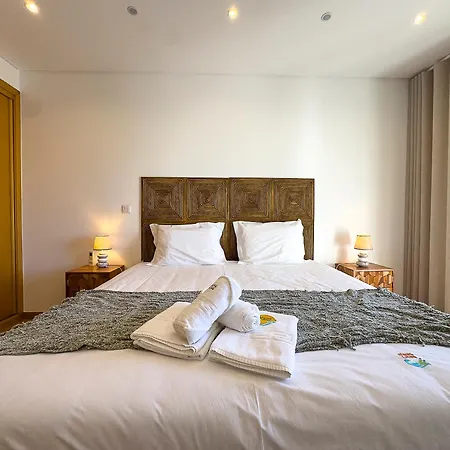 Vibing & Liming 에리세이라