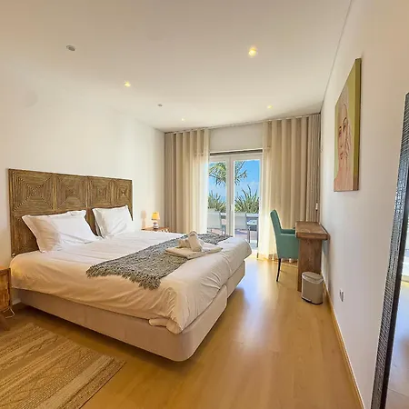 Vibing & Liming 게스트하우스 에리세이라