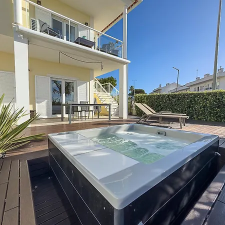 Vibing & Liming 에리세이라