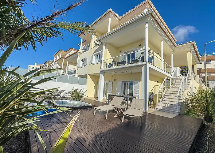 Vibing & Liming אריסרייה