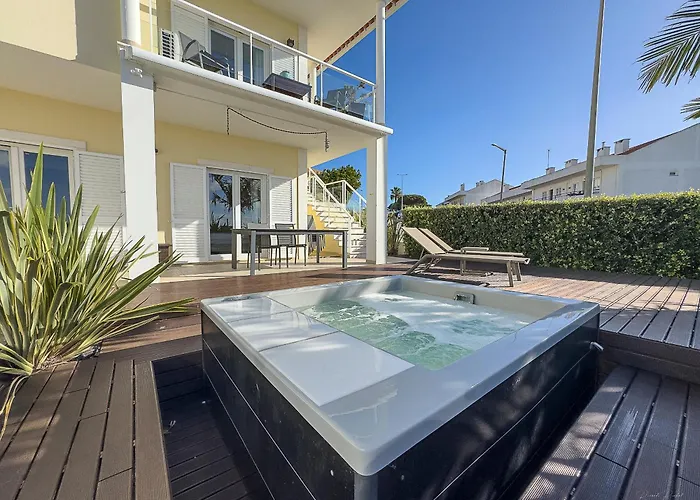 Vibing & Liming אריסרייה